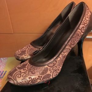 Paisley Pattern pumps